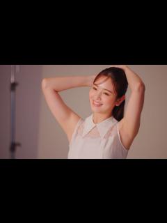 [x]横田真悠、艶感溢れる美脚＆ほっそりウエストを披露！キャミソール姿でキュートなビジュアル撮影 除脱毛ブランド『ヴィート』メイキング動画 ...