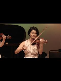 [x]高嶋ちさ子 12人のヴァイオリニスト 2022-2023 神奈川県民ホール - YouTube