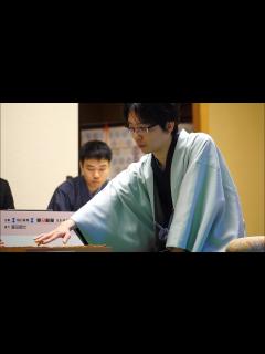 [x]挑戦者・豊島将之二冠、指し直し局入室から初手までノーカットで【第77期将棋名人戦七番勝負】 - YouTube