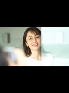 [x]矢田亜希子、美肌披露 スキンケアのこだわりも明かす 「Feel the HALO」アンバサダー就任 - YouTube