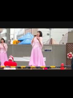 [x]阿佐ヶ谷姉妹の姉、渡辺江里子が美声を響かせる - ニコニコ動画