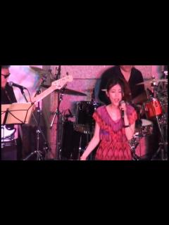 [x]真夏の夜の夢 / 松任谷由実 by かば～'z @ 2015年 天王洲夏祭り 7/7 - YouTube